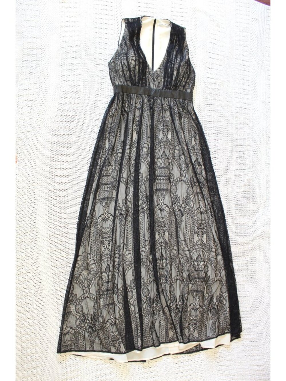 Alice + Olivia Sybil Black Lace Maxi dress Leather Waist Belt Size 8 Cocktail - Picture 10 of 11